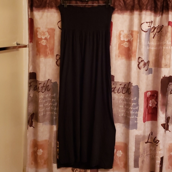 Beautiful Strapless Dress - Picture 2 of 3